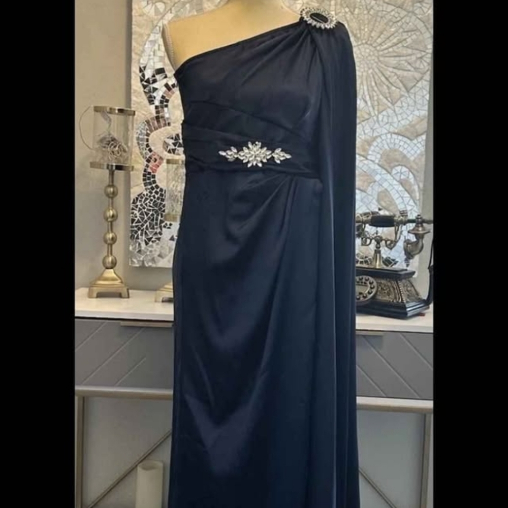 Elegant Navy One-Shoulder Dress